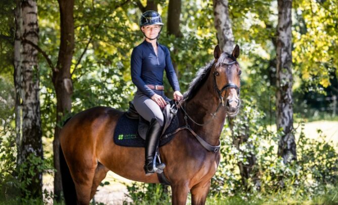Julia Krajewski und ihr Pferd Nickel.
